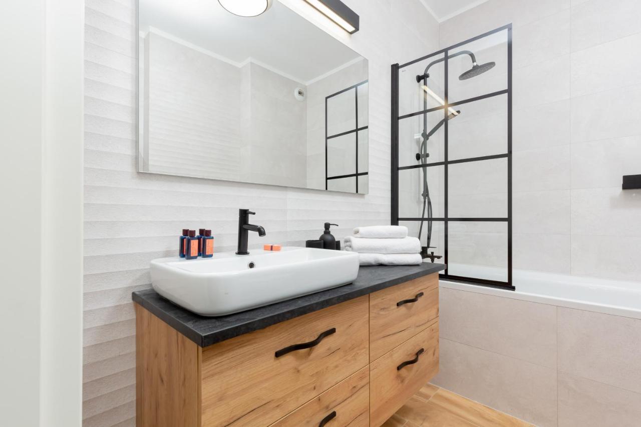 Awangarda Apartment Warsaw Ochota By Renters Prestige Екстер'єр фото